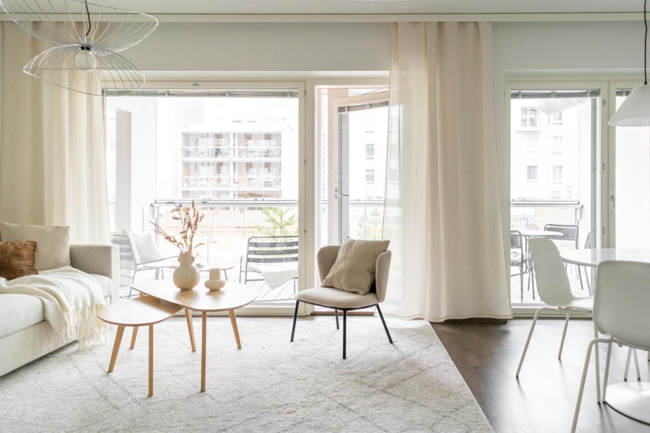 Ferienwohnung Iso Aurinkoinen Parveke Ja Hyvaet Yhteydet Helsinki Exterior foto