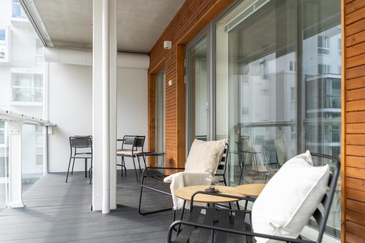Ferienwohnung Iso Aurinkoinen Parveke Ja Hyvaet Yhteydet Helsinki Exterior foto
